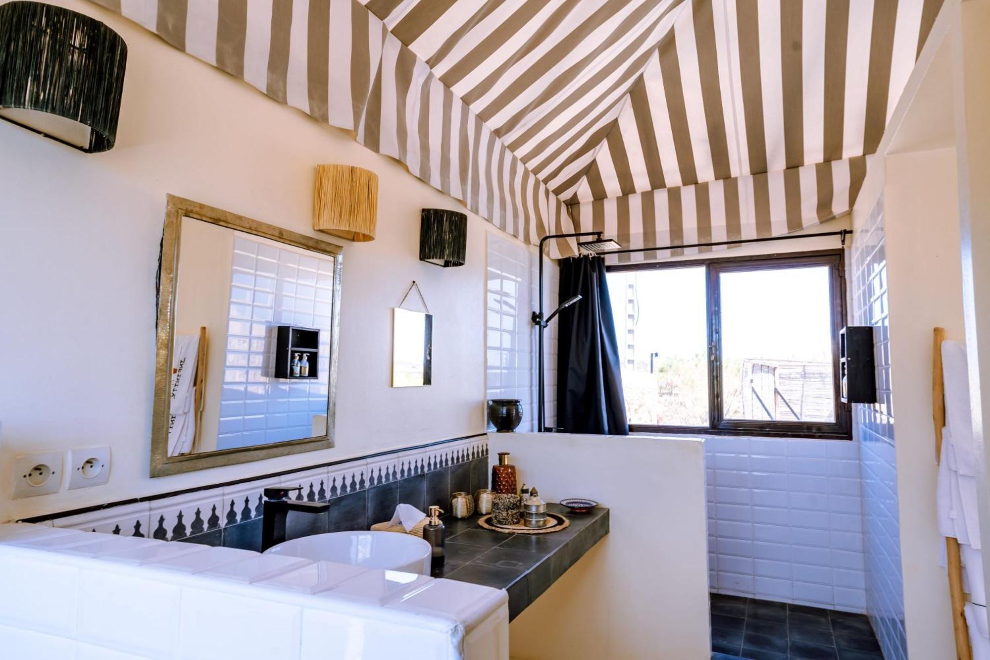 Ali Baba Infinity Hotel Szavíra Kültér fotó