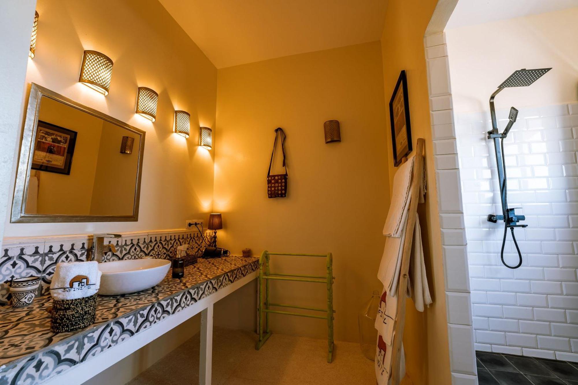 Ali Baba Infinity Hotel Szavíra Kültér fotó