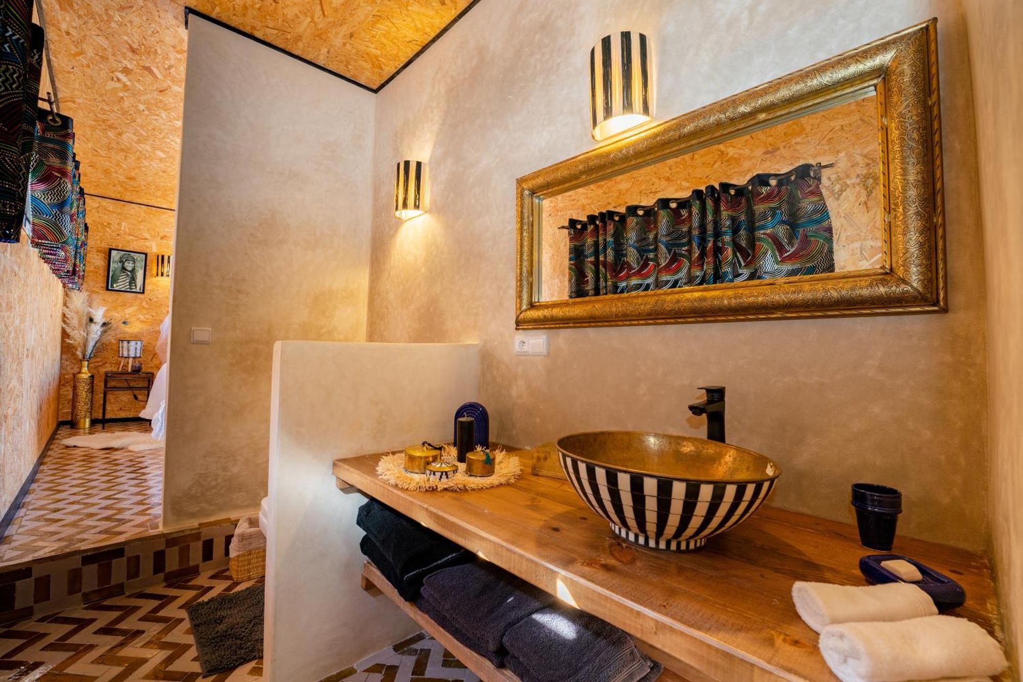 Ali Baba Infinity Hotel Szavíra Kültér fotó